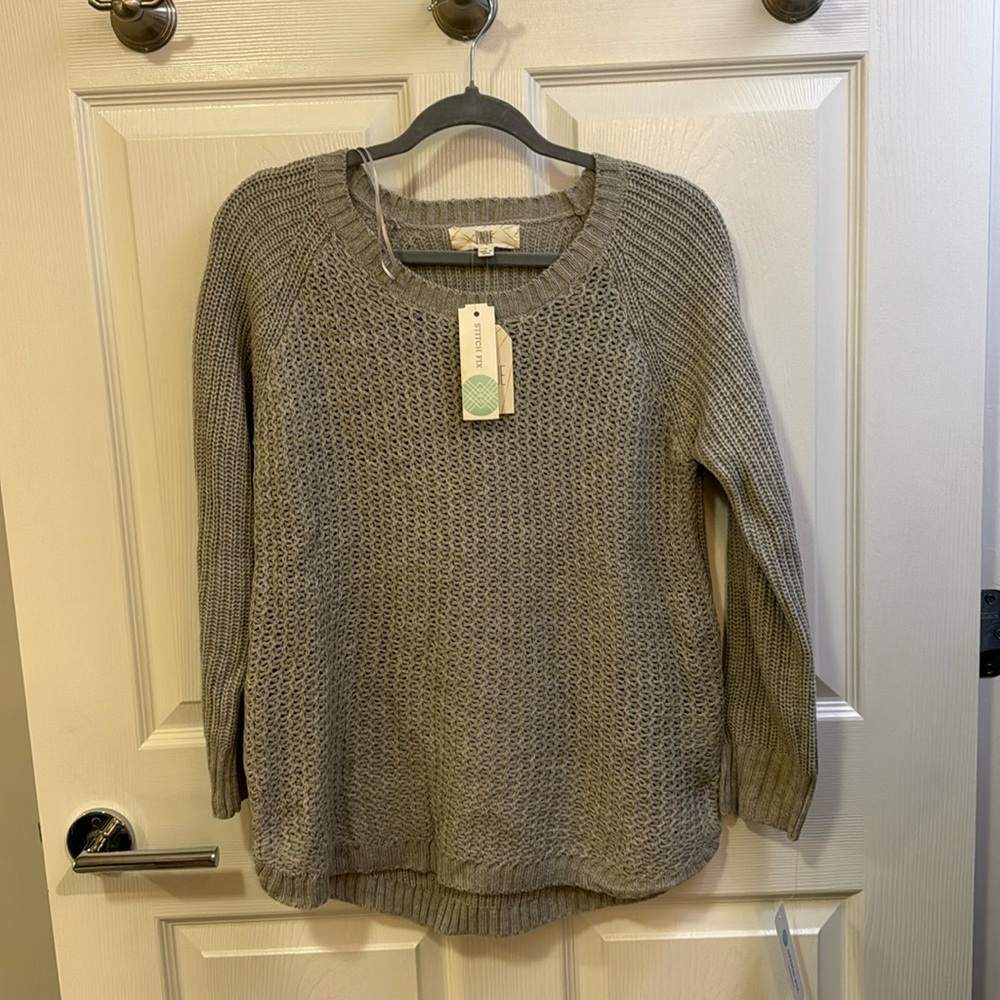 Pique Light grey textured pull over from Stitch Fix size large NWT